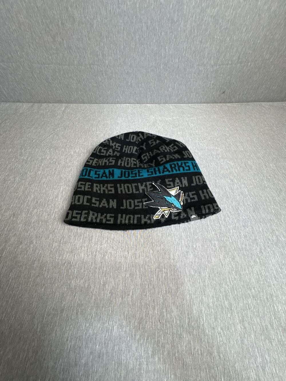 Fanatics NHL San Jose Sharks Reversible Beanie Hat